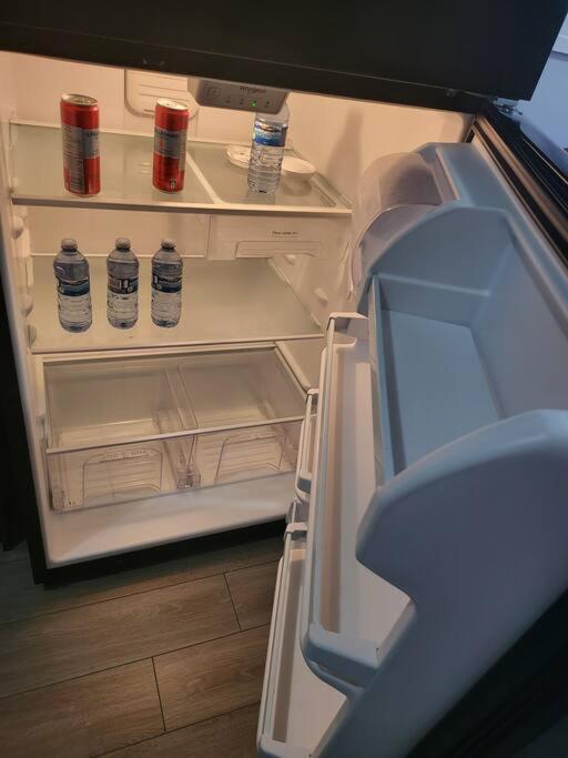 Exquisite Cozy Suite/Full Amenities In Kensington サスカトゥーン エクステリア 写真