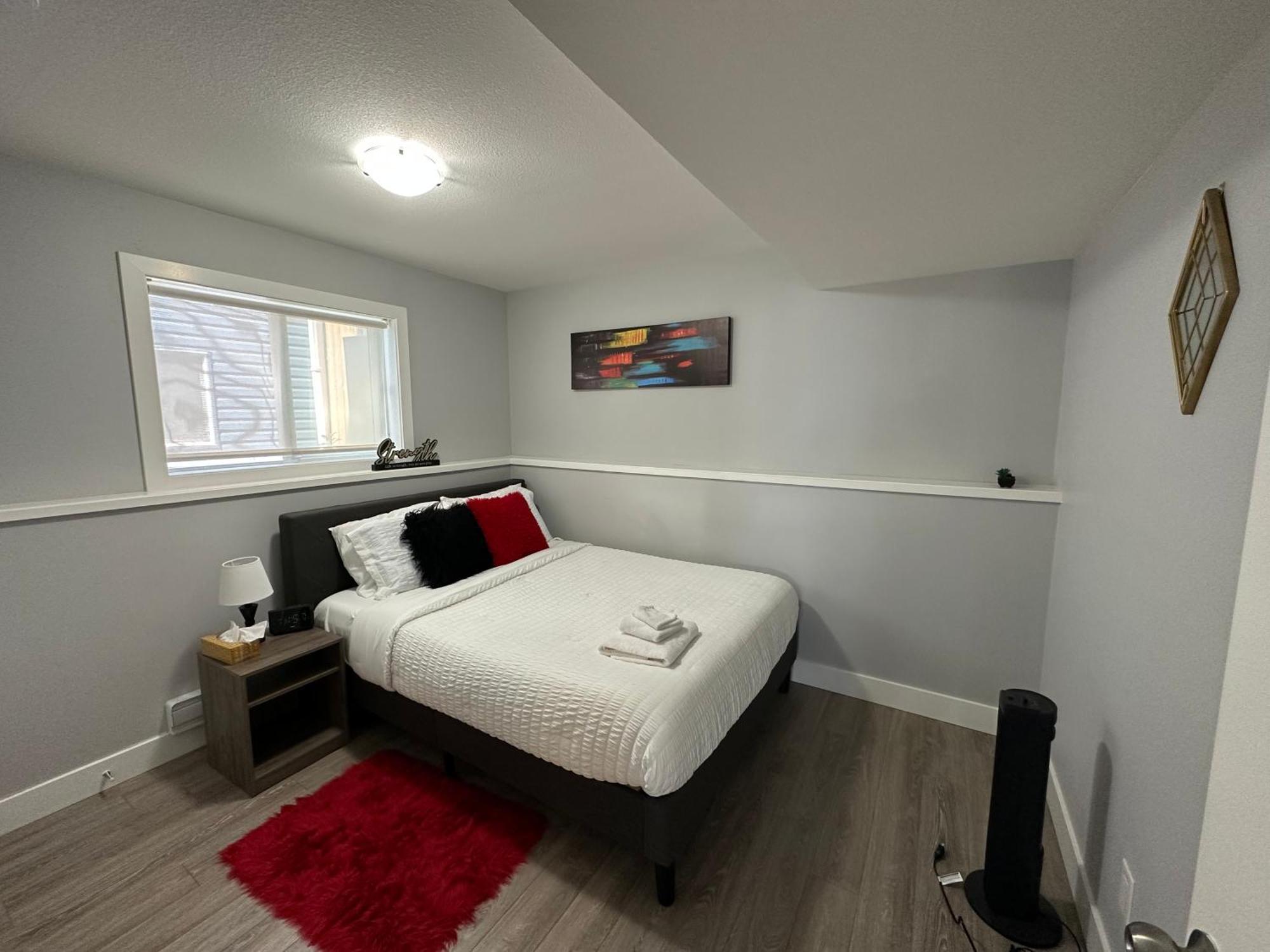 Exquisite Cozy Suite/Full Amenities In Kensington サスカトゥーン エクステリア 写真